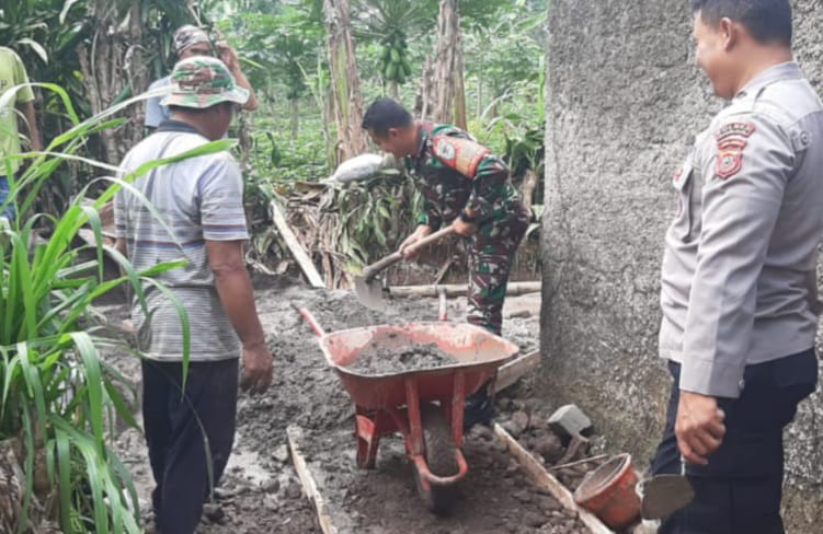 BANTU MASYARAKAT, BABINSA CUGENANG LAKSANAKAN KARYA BHAKTI