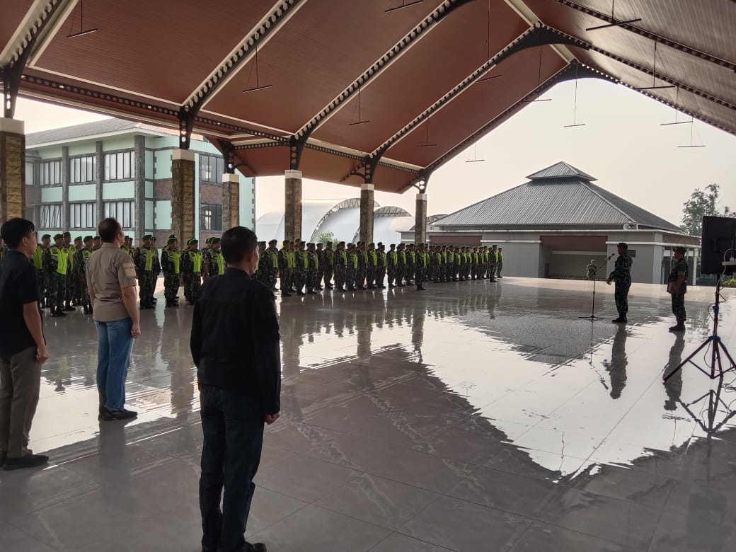 KODIM 0608/CIANJUR LAKSANAKAN APEL SIAGA PASUKAN PENGAMANAN HARI BURUH NASIONAL/MAYDAY