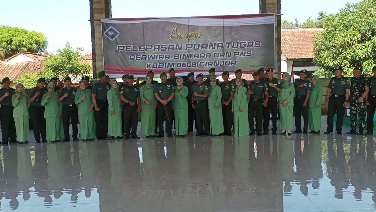 KODIM 0608/CIANJUR LEPAS 29 ANGGOTA PURNABAKTI, DANDIM BERIKAN PENGHARGAAN DAN TERIMA KASIH