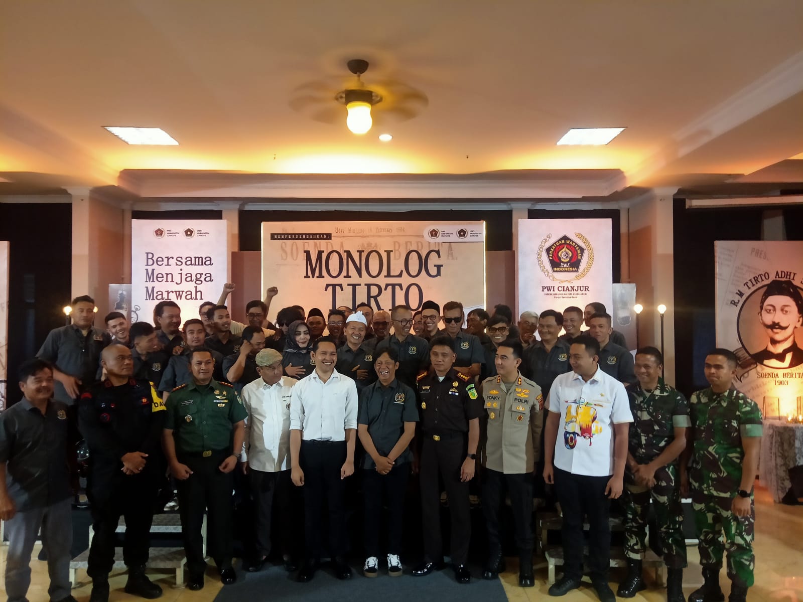 DANDIM 0608/CIANJUR HADIRI PELANTIKAN PENGURUS PWI DAN IKWI KABUPATEN CIANJUR