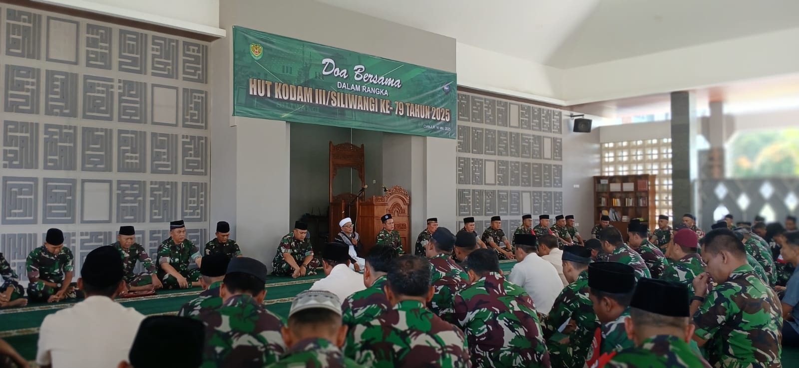 Anggota Kodim 0608/Cianjur Mengikuti Doa Bersama dalam Rangka Peringatan HUT Ke-79 Kodam III/Siliwangi