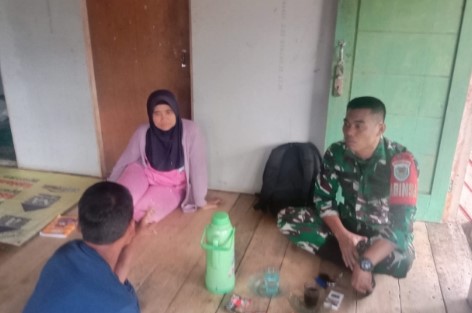 BABINSA KOMSOS DENGAN WARGA PAGELARAN