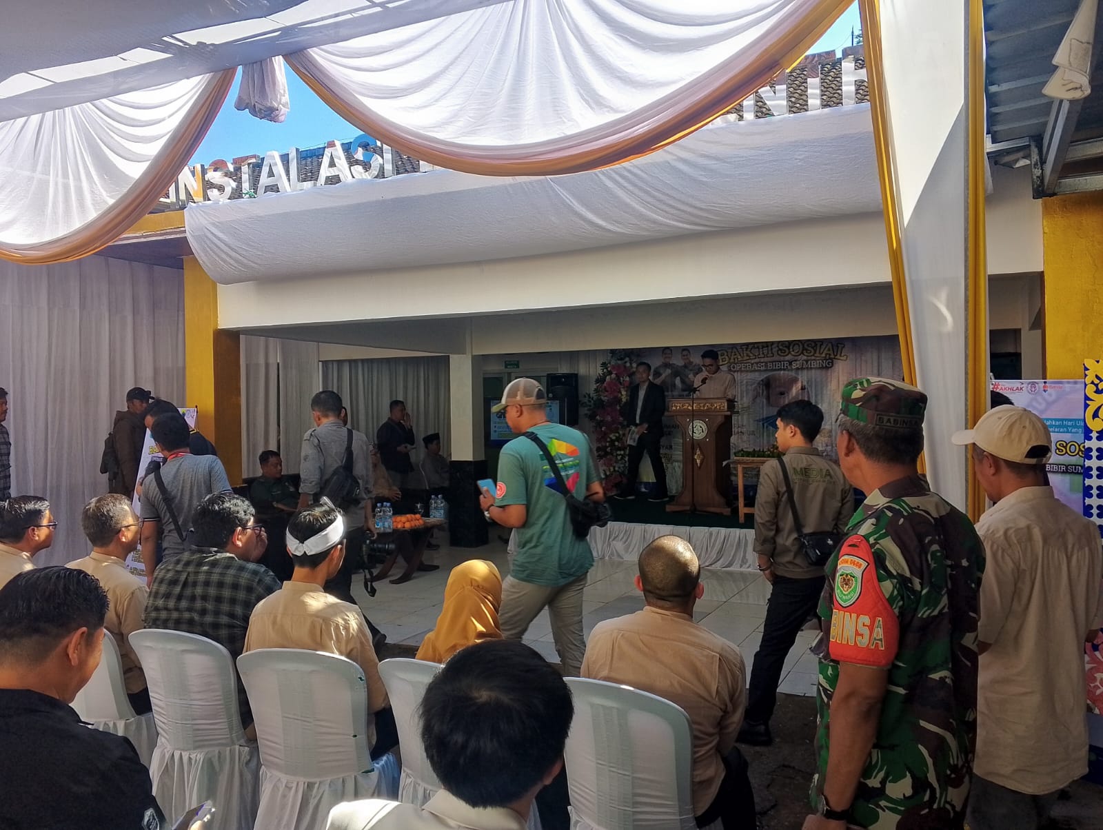 DANRAMIL 0608-13/PAGELARAN LETTU ARM. M. YUSUF SIREGAR HADIR DALAM KEGIATAN BAKTI SOSIAL OPRAASI BIBIR SUMBING DI RUMAH SAKIT PAGELARAN