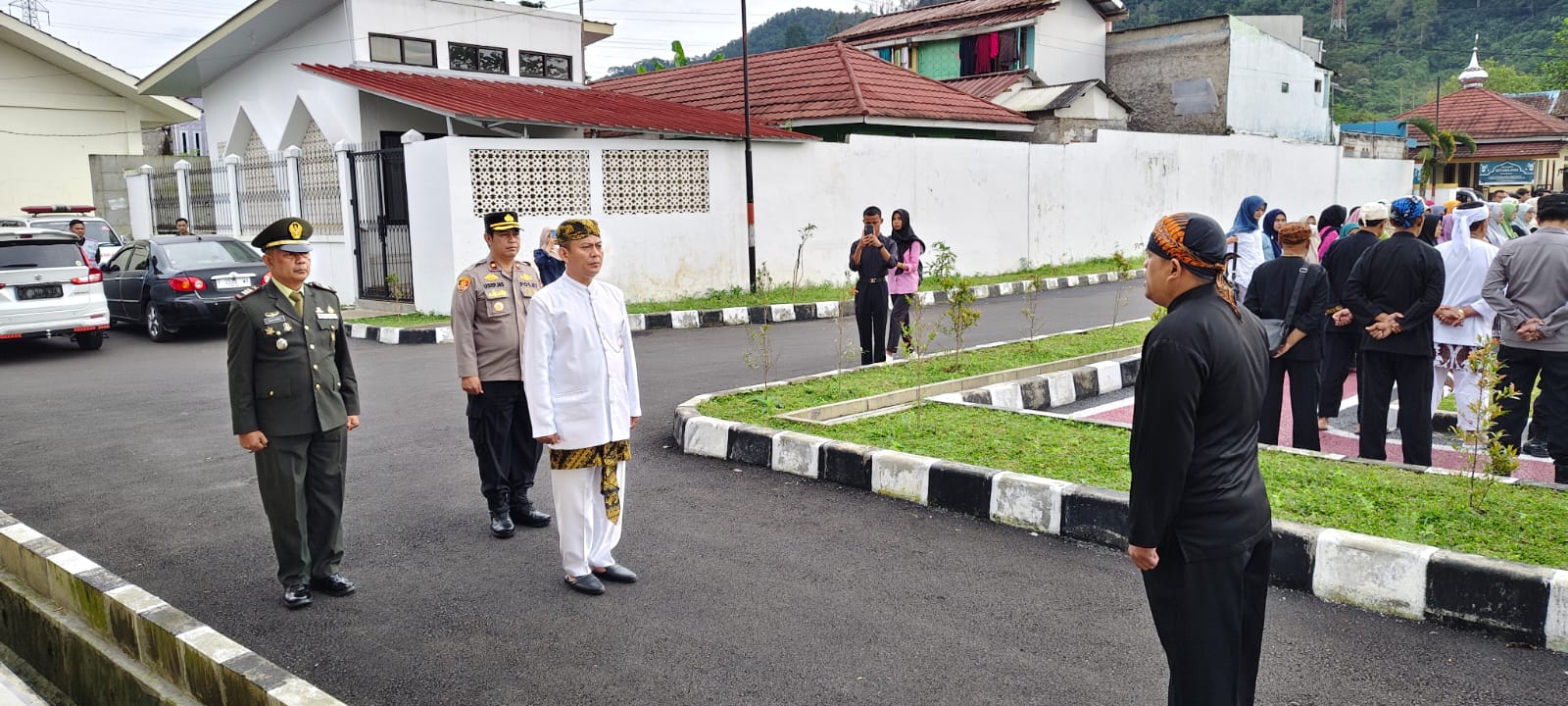 DANRAMIL 0608-05/CUGENANG MENGIKUTI PERINGATAN HARI LAHIR PANCASILA TINGKAT KECAMATAN CUGENANG TAHUN 2025