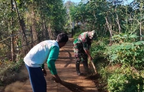 SERMA YUDISTIRA TURUN KE LAPANGAN, LAKSANAKAN KARYA BAKTI PEMBERSIHAN JALAN