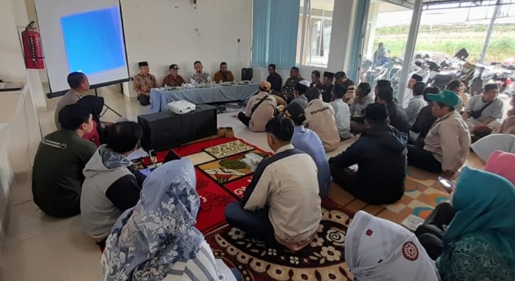 SERKA PRIYANTO LAKSANAKAN PEMBINAAN DAN PENGARAHAN KEPADA KETUA RW DAN RT