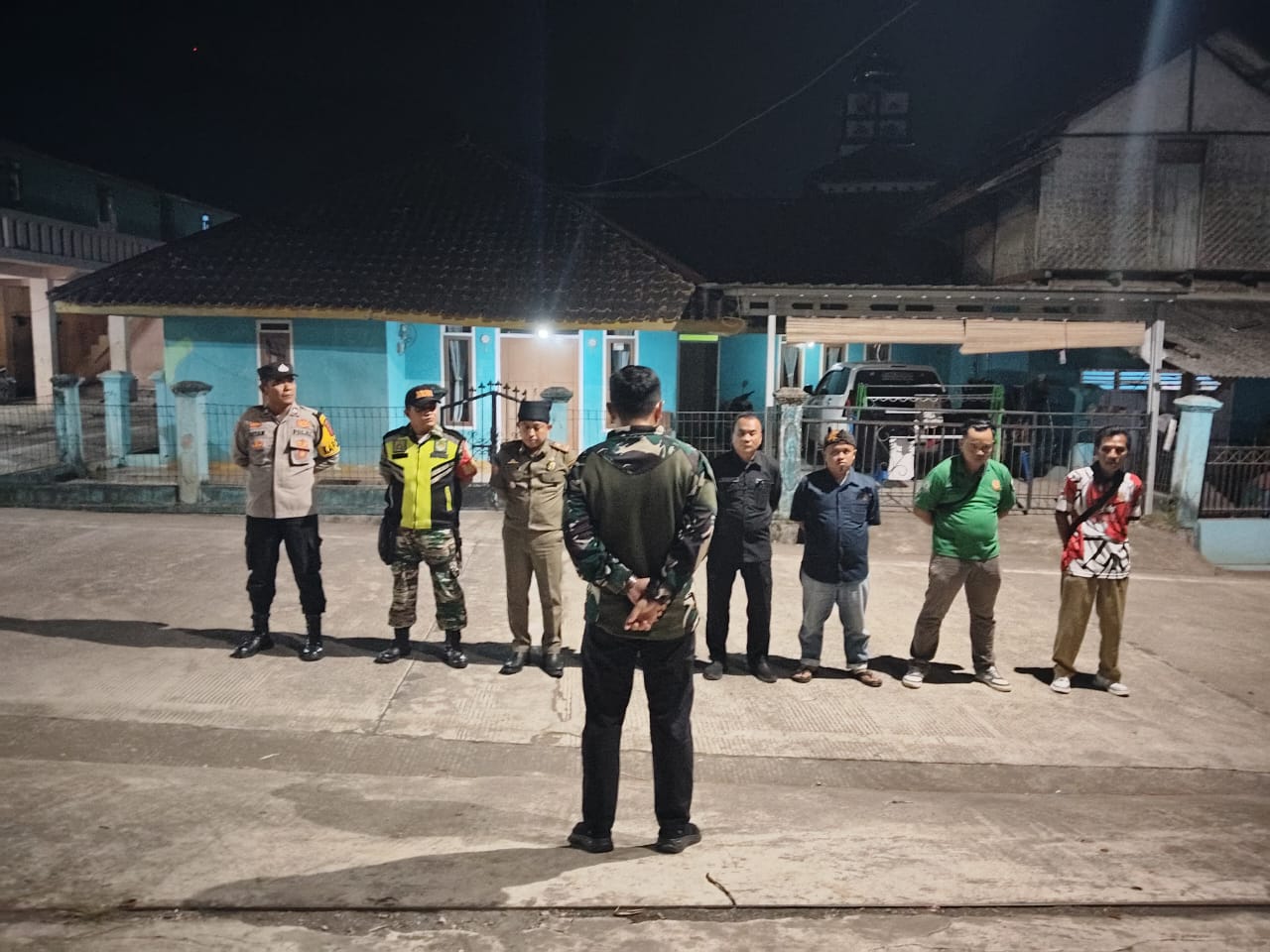 PELTU GIAN, IKUT SERTA DALAM PATROLI PENERAPAN JAM MALAM BAGI PELAJAR