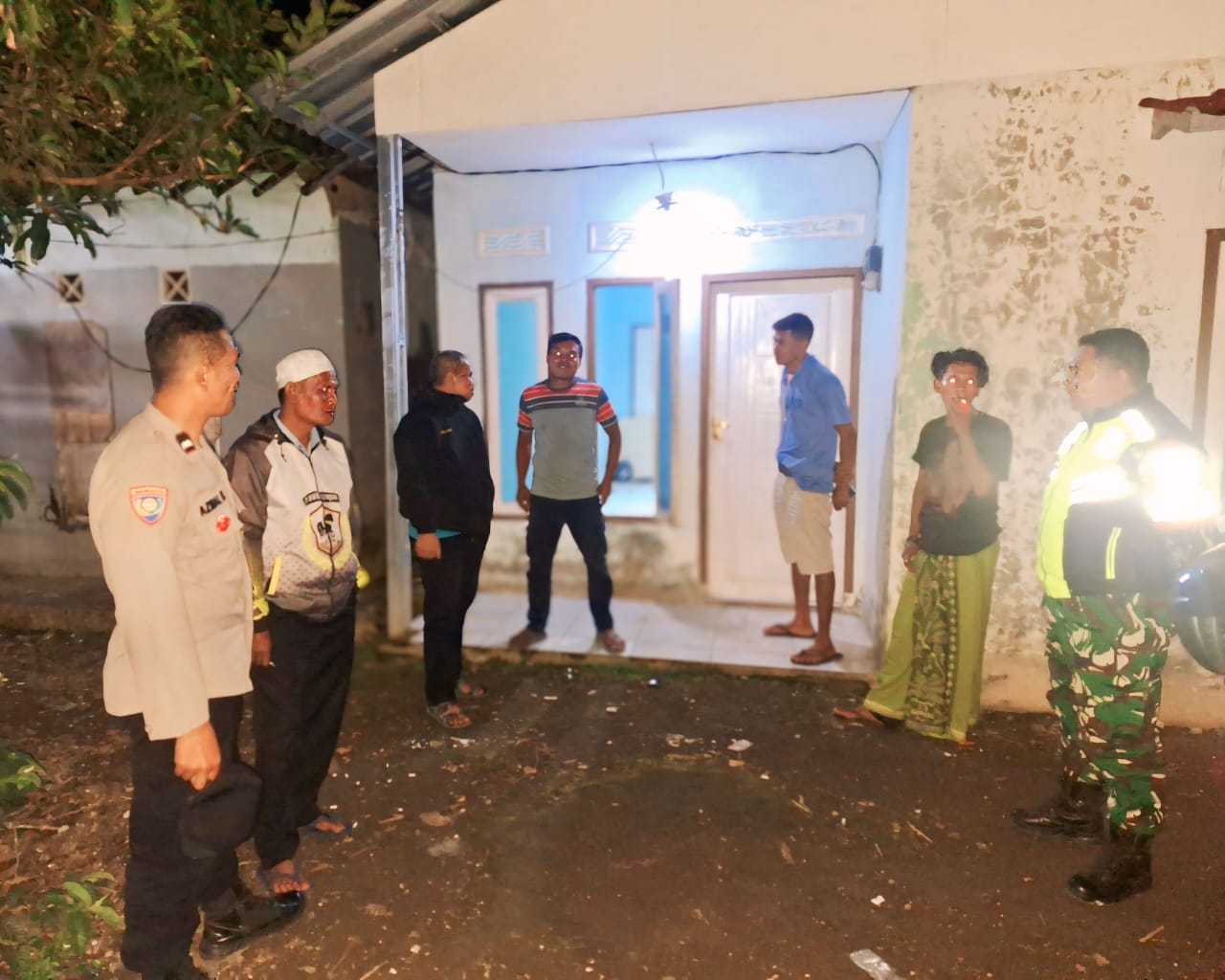 BABINSA BENJOT LAKSANAKAN PATROLI JAM MALAM UNTUK MEWUJUDKAN GENERASI PANCA WALUYA JAWA BARAT ISTIMEWA