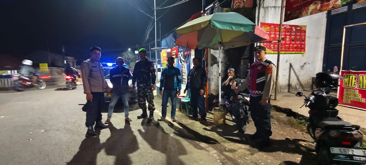 PATROLI GABUNGAN PENERAPAN JAM MALAM UNTUK MEWUJUDKAN GENERASI PANCA WALUYA JAWA BARAT ISTIMEWA