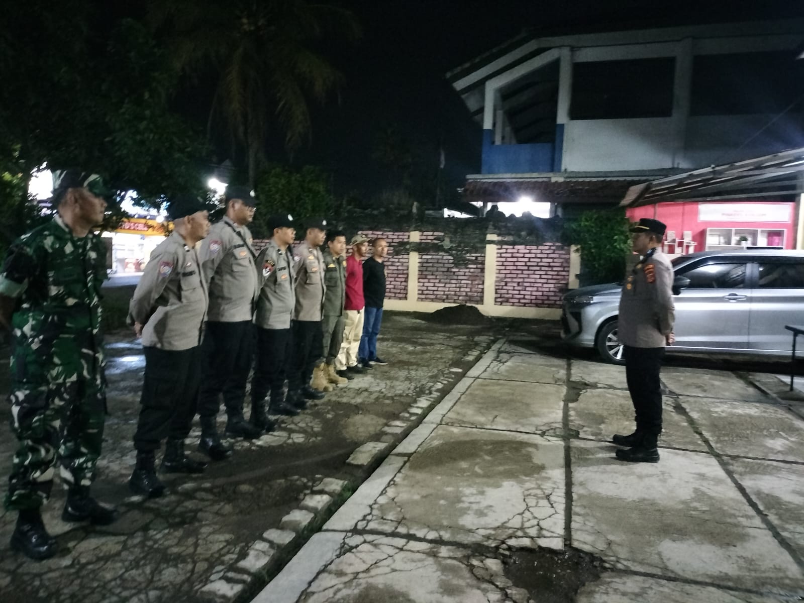 SERTU SURYADI IKUTI KEGIATAN OPERASI CIPTA KONDISI BERSAMA POLSEK BOJONGPICUNG