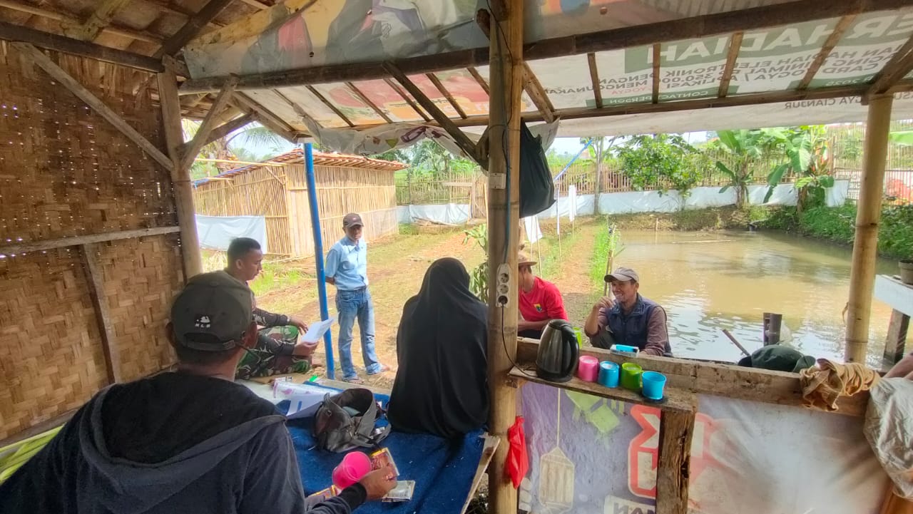 SERKA JAJANG ERWIN HADIRI SOSIALISASI BUMDES SERAP GABAH