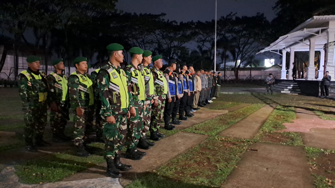 ANGGOTA KORAMIL 0608-01/KOTA TURUT SERTA DALAM PENGAPLIKASIAN PEMBATASAN KEGIATAN PESERTA DIDIK DI WILAYAH KECAMATAN CIANJUR