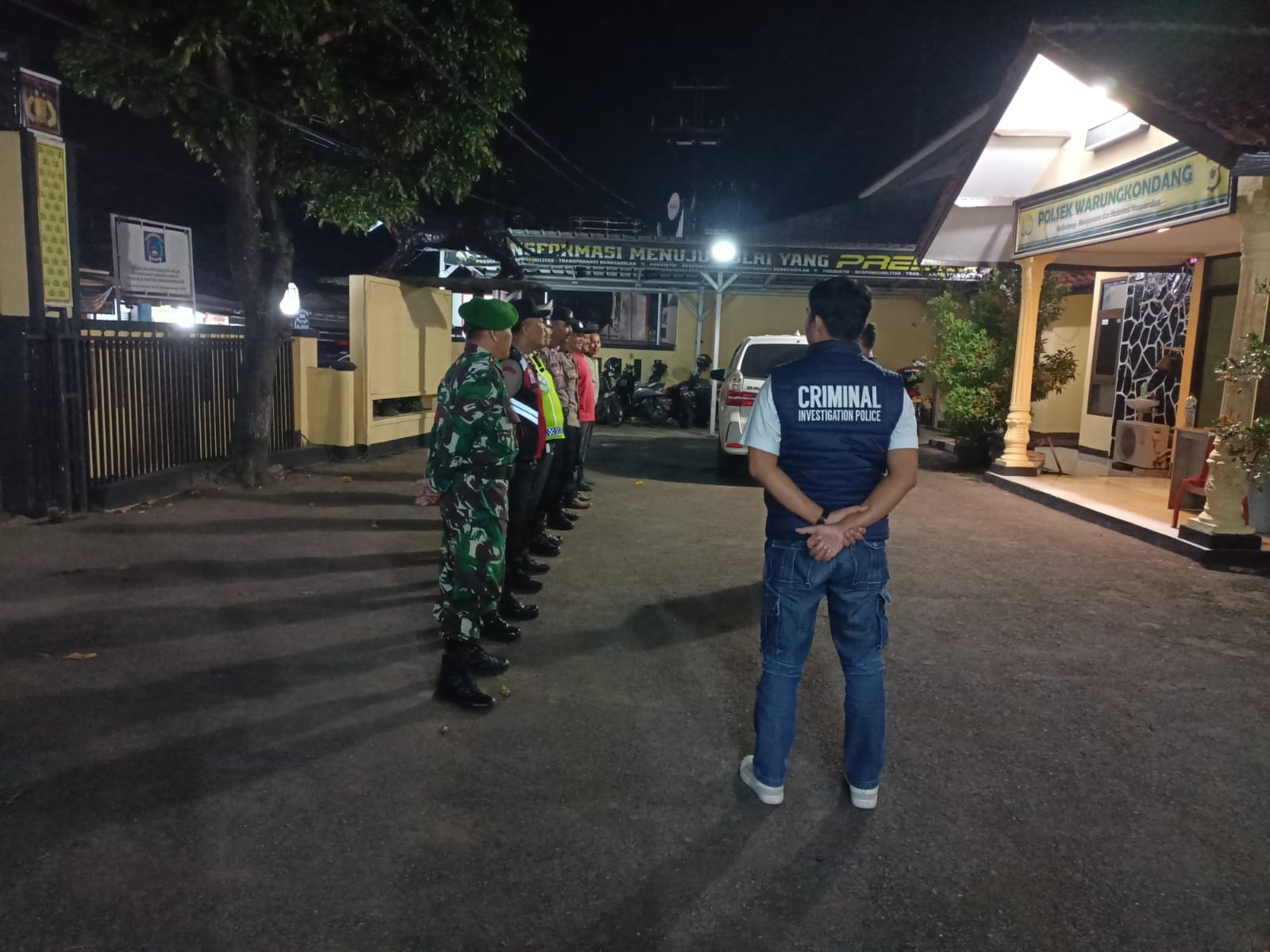 SINERGI TNI-POLRI, ANGGOTA KORAMIL WARUNGKONDANG LAKSANAKAN APEL DAN PATROLI CIPTA KONDISI