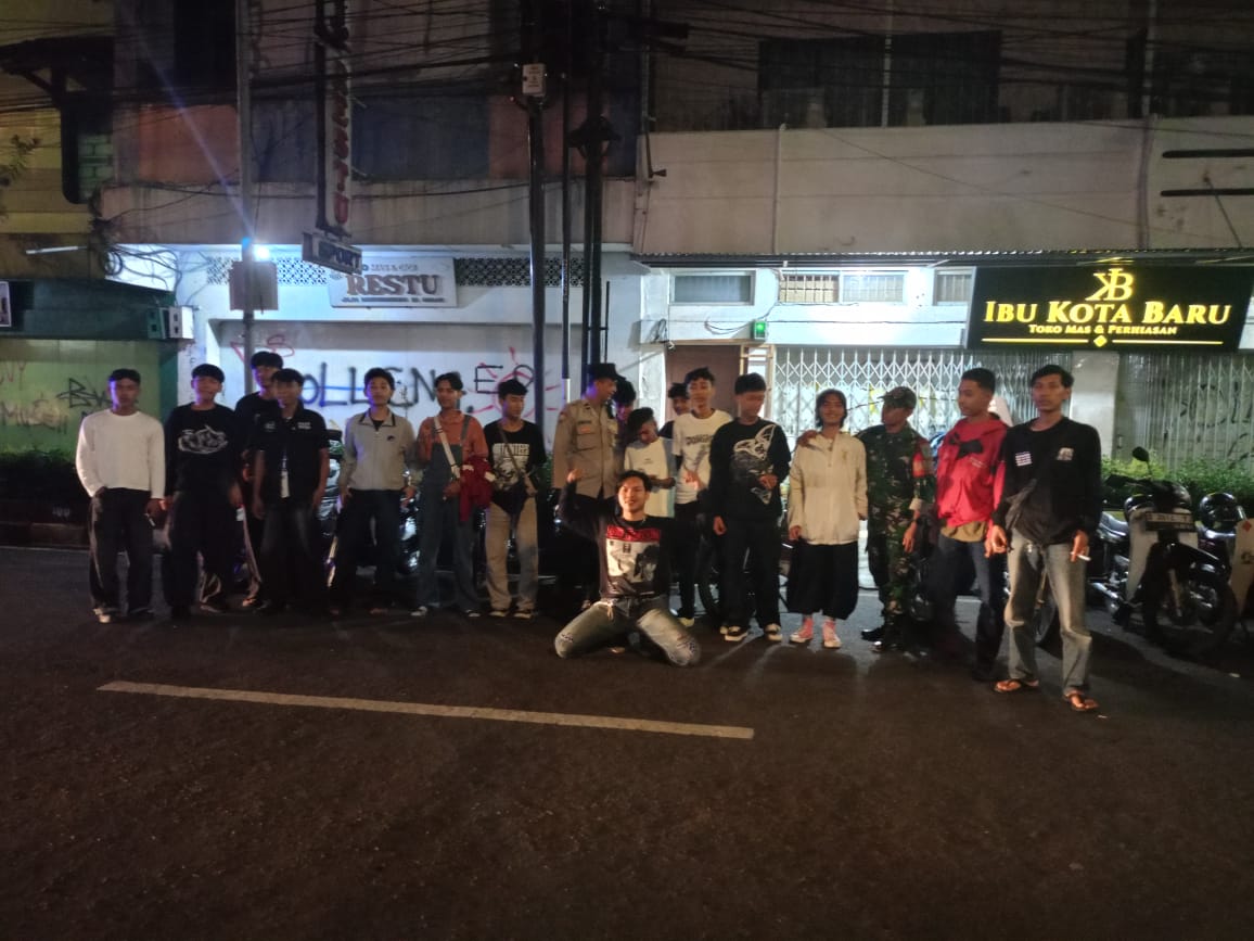 SERTU CECENG GUNAWAN, ANGGOTA KORAMIL 0608-01/KOTA, TERLIBAT DALAM PATROLI GABUNGAN OPERASI CIPTA KONDISI