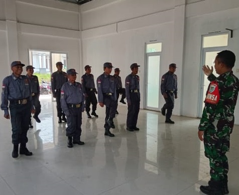 BABINSA SARAMPAD BERIKAN PEMBINAAN KEPADA ANGGOTA LINMAS, TINGKATKAN KESIAPSIAGAAN DAN KESADARAN MASYARAKAT