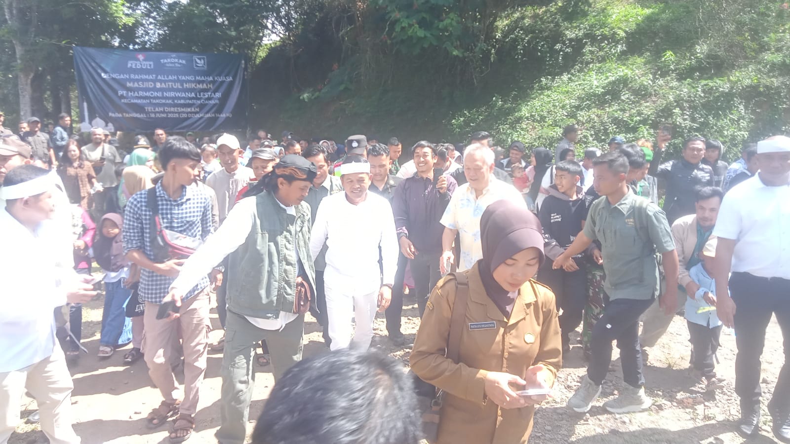 ANGGOTA KORAMIL 0608-19/TAKOKAK LAKSANAKAN PENGAMANAN KUNJUNGAN KERJA GUBERNUR JABAR