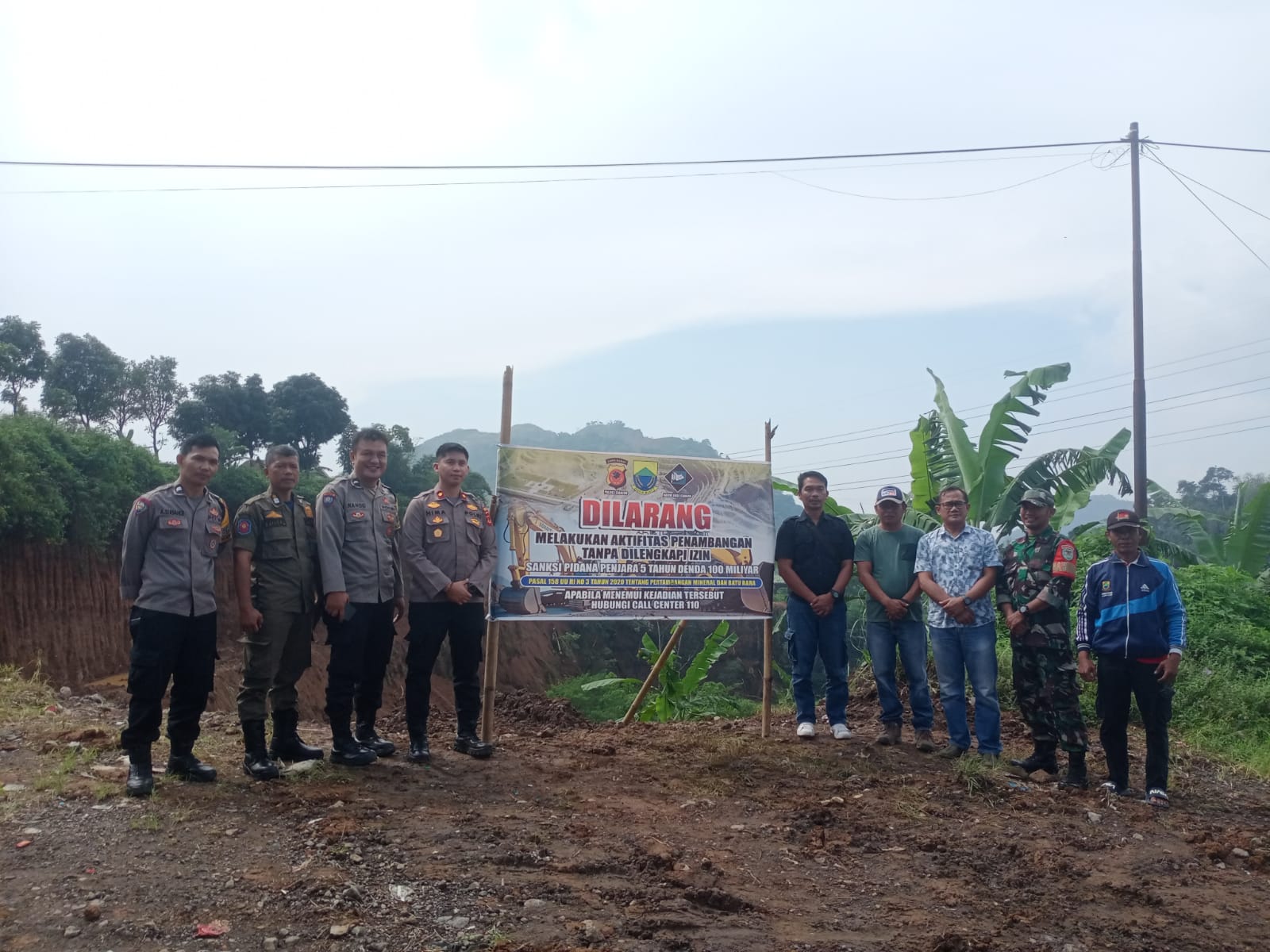 BABINSA SERKA WANDI RISTANTO TURUT SERTA DALAM PENERTIBAN TAMBANG LIAR DI WILAYAH KECAMATAN GEKBRONG
