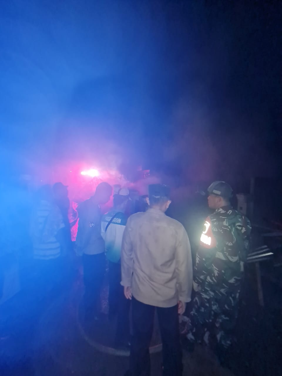 KEBAKARAN RUMAH DI KAMPUNG BOJONGSARI, BABINSA SERTU SOPAN WAGIANTO TURUN TANGAN