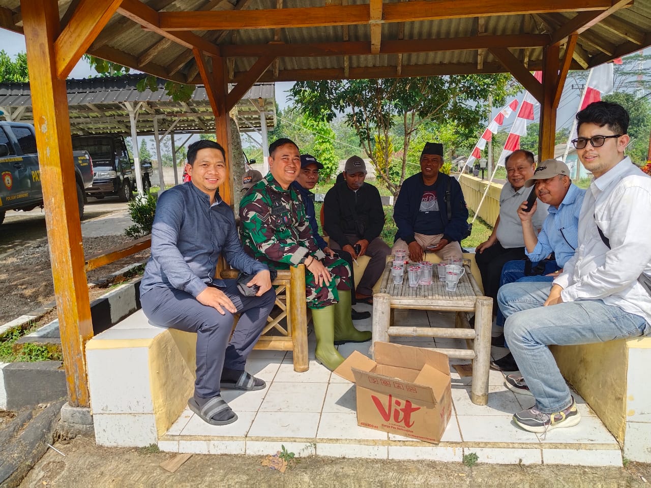 BABINSA KORAMIL CIBINONG HADIRI PEMERIKSAAN DUGAAAN KORBAN PENIPUAN BANTUAN PERTANIAN DI POLSEK CIBINONG