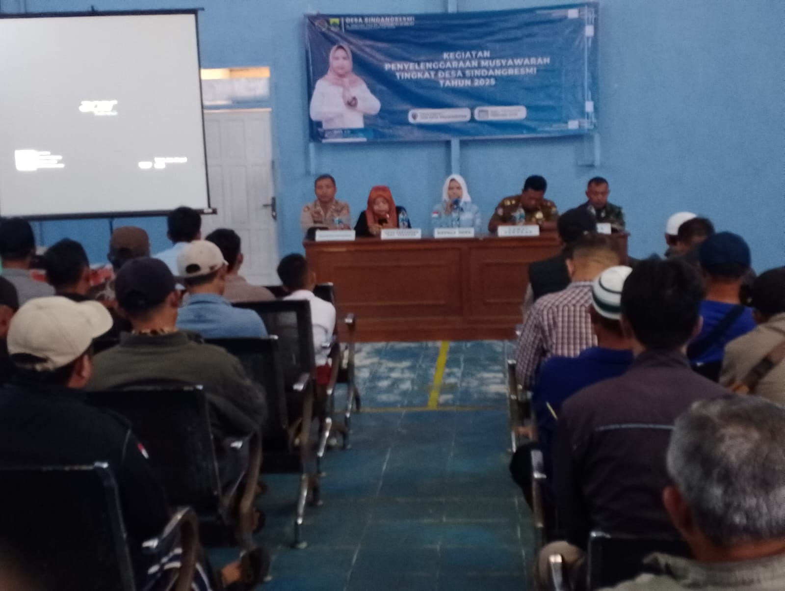 MUSYAWARAH PENDISTRIBUSIAN PUPUK BERSUBSIDI DI DESA SINDANGRESMI: BABINSA SERKA YUDHISTIRA WIJAYA HADIR