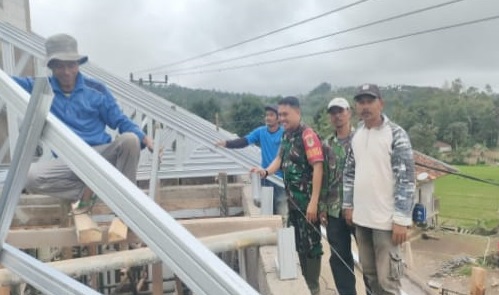 BABINSA DESA JAYAGIRI TURUN KE LAPANGAN: KARYA BAKTI PEMBANGUNAN MASJID AL MUTTAQIN, SYMBOL KESATUAN DAN KEIMANAN