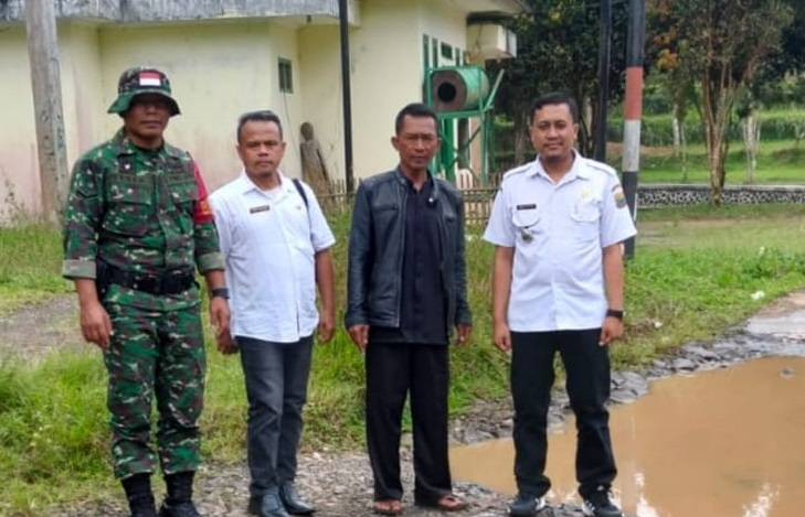 BABINSA DESA SUKARESMI LAKSANAKAN SURVEI LOKASI UNTUK KEGIATAN GOROL