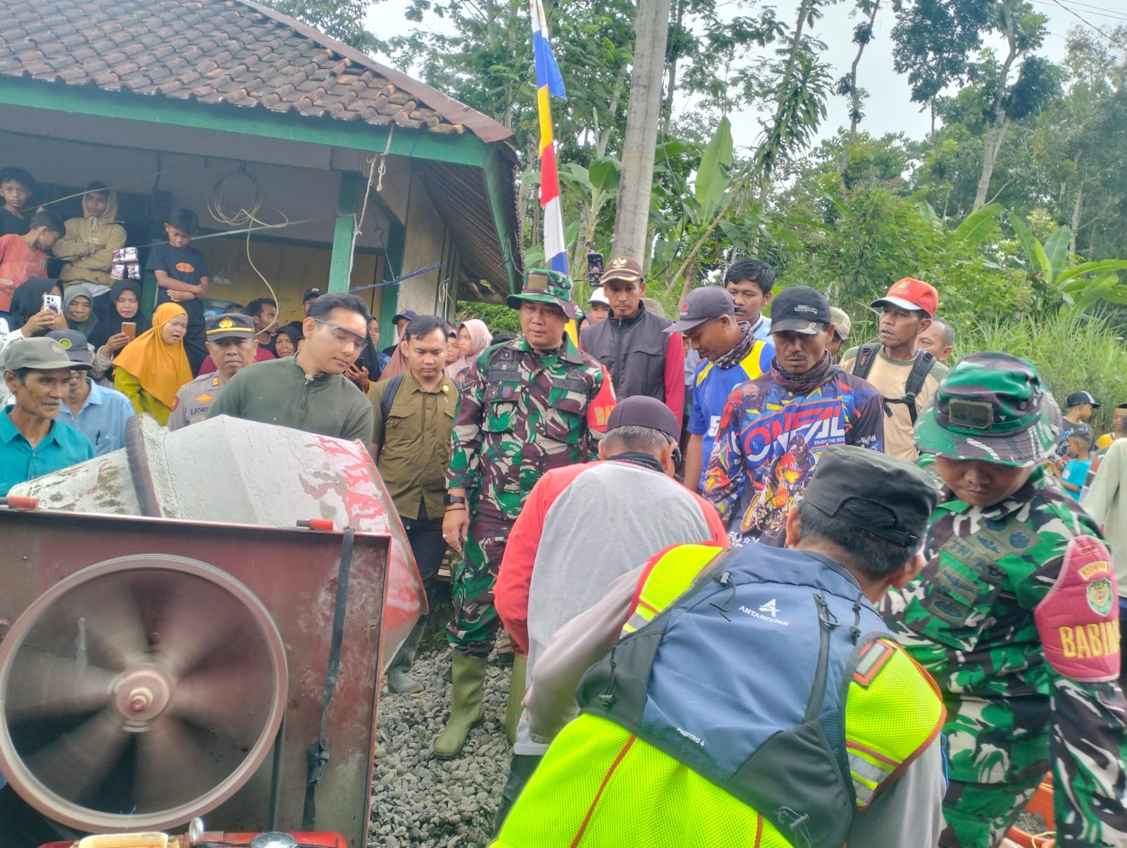 ANGGOTA KORAMIL 0608-16/CIBINONG HADIRI KEGIATAN GOROL DALAM RANGKA KUNJUNGAN KERJA BUPATI CIANJUR