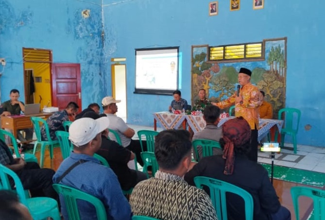 BABINSA CARINGIN HADIRI RAPAT PENINGKATAN KAPASITAS BUMDES KECAMATAN CIJATI