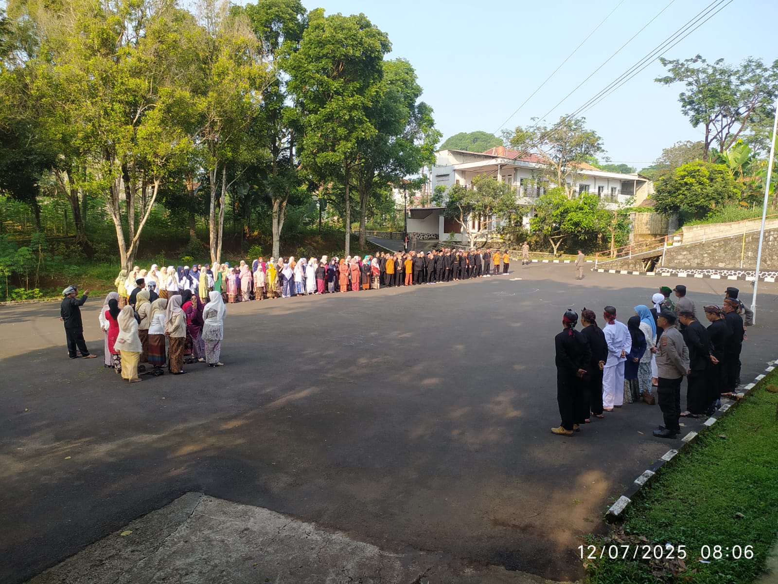 UPACARA HARI JADI CIANJUR KE 348 TAHUN 2025 DI KECAMATAN GEKBRONG BERLANGSUNG KHIDMAT