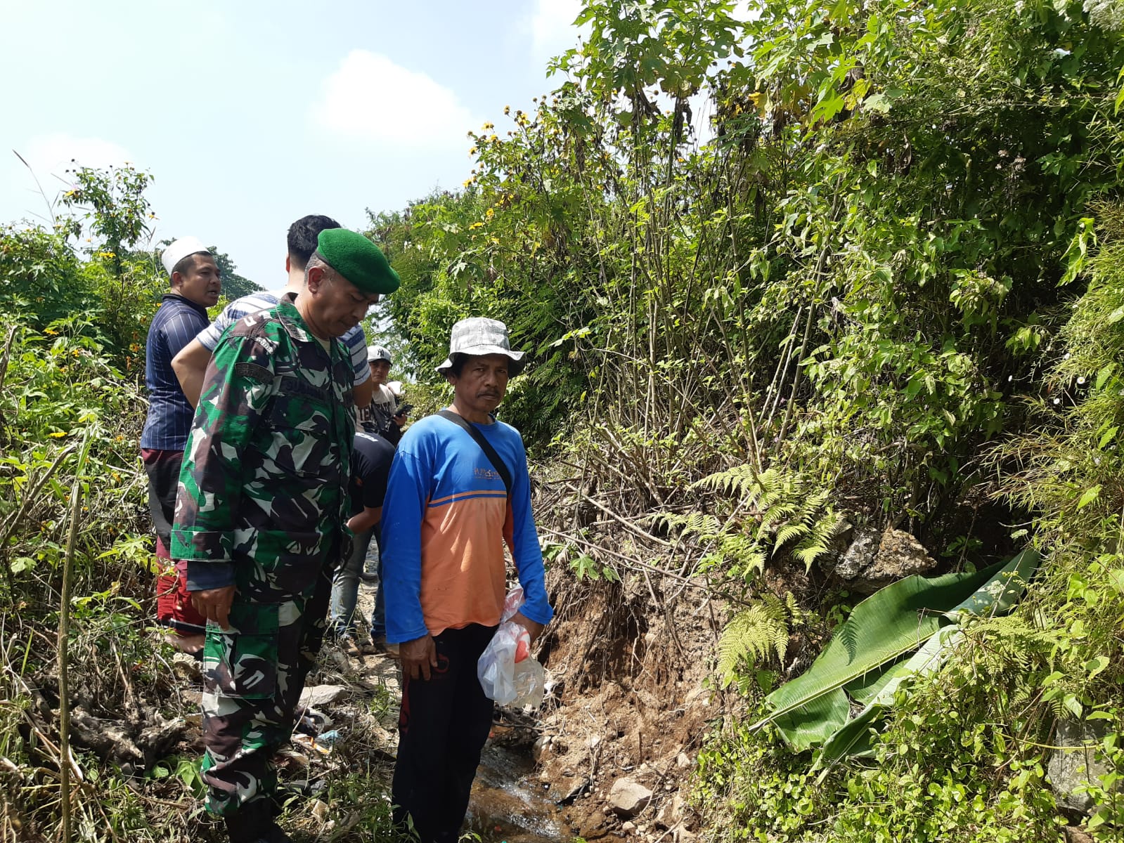 PENEMUAN JASAD BAYI DI SALURAN IRIGASI BENGKOK PASIR, DESA SINDANGLAYA, KEC. CIPANAS