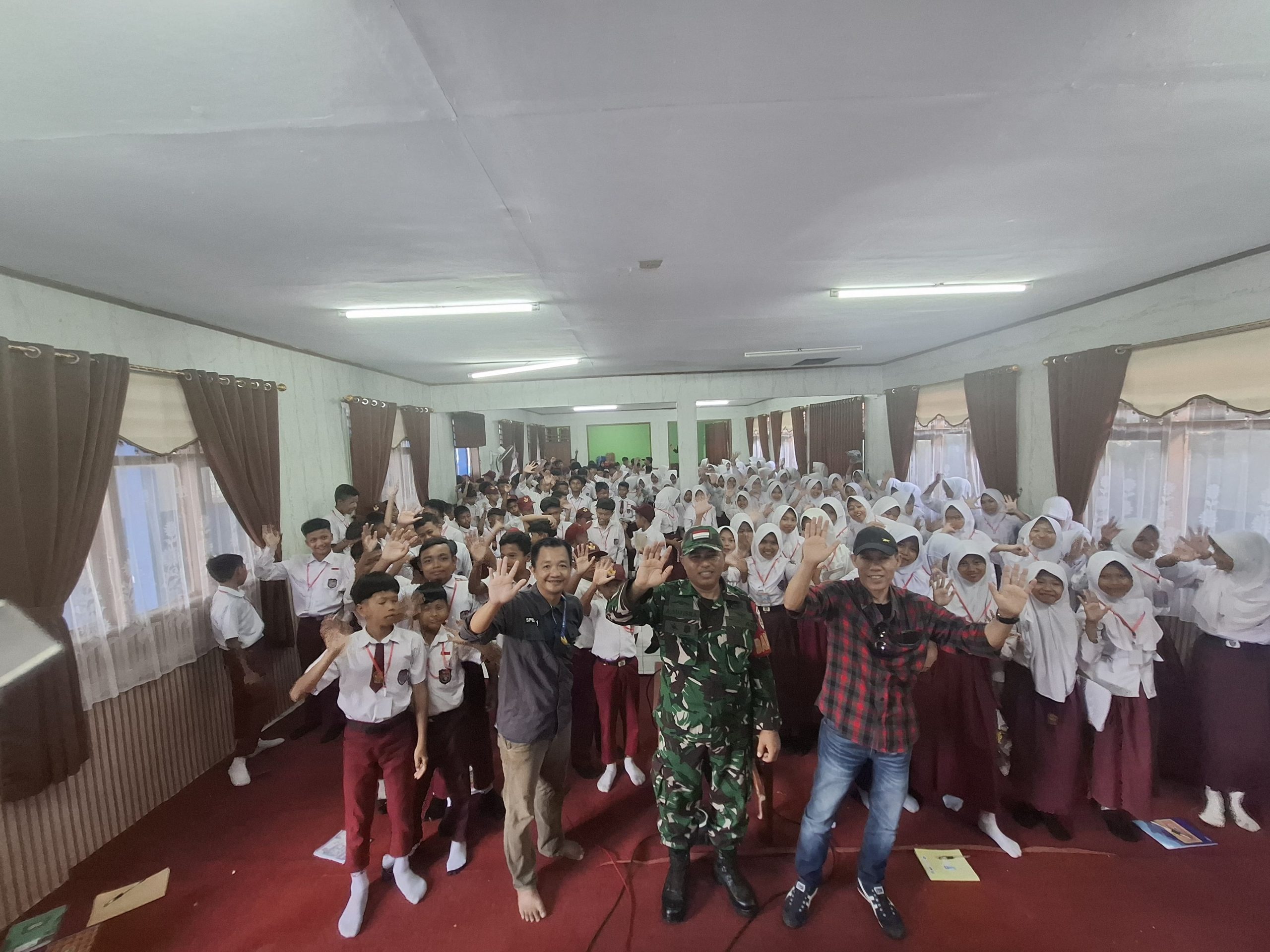 BABINSA KORAMIL 15/SINDANGBARANG MONITORING MPLS DI SMP 1 SINDANGBARANG