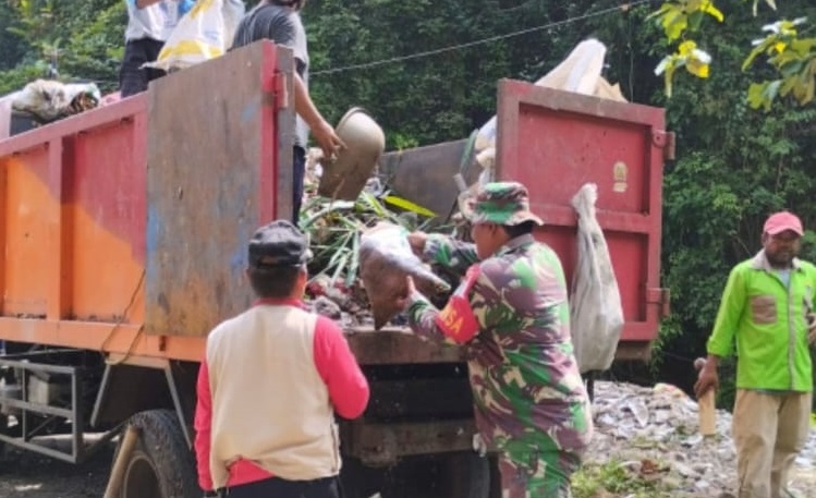 BABINSA BUNGBANGSARI BERAKSI, KARYA BAKTI UNTUK LINGKUNGAN YANG BERSIH