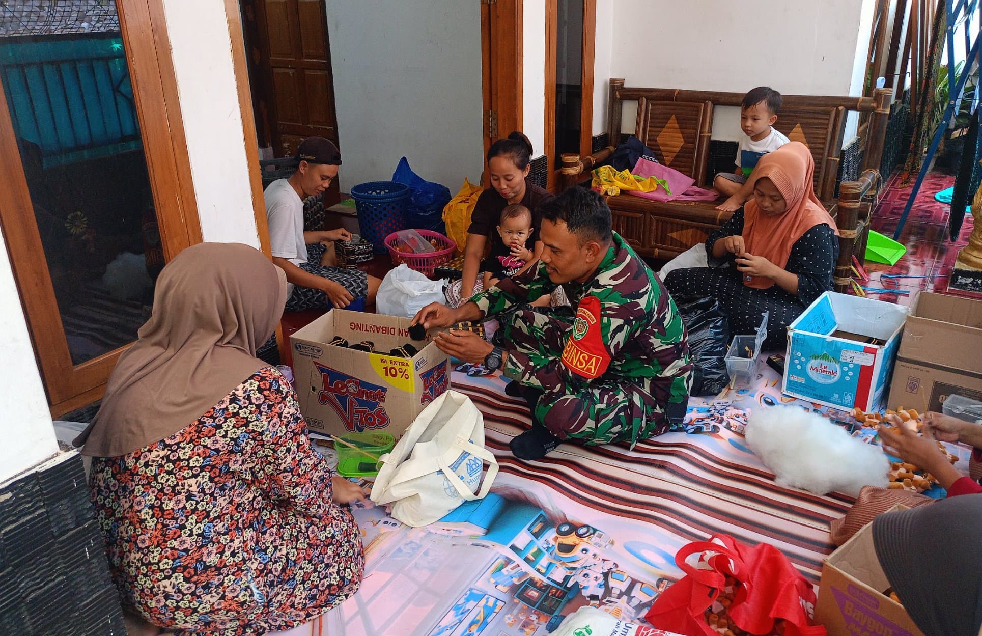 BABINSA SUKAMANAH DUKUNG UMKM, BANGUN HUBUNGAN BAIK DENGAN PELAKU USAHA