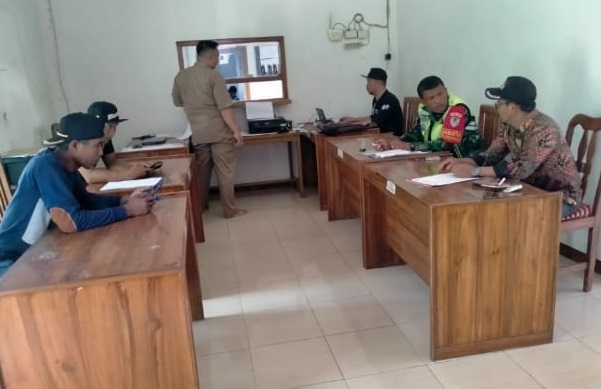 PELDA SAMIJO LAKSANAKAN KOMUNIKASI SOSIAL DENGAN PERANGKAT DESA