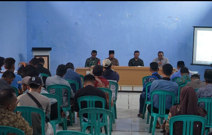 BABINSA GELAARANYAR IKUTI RAPAT PEMBENTUKAN PHBN DESA GELAARANYAR