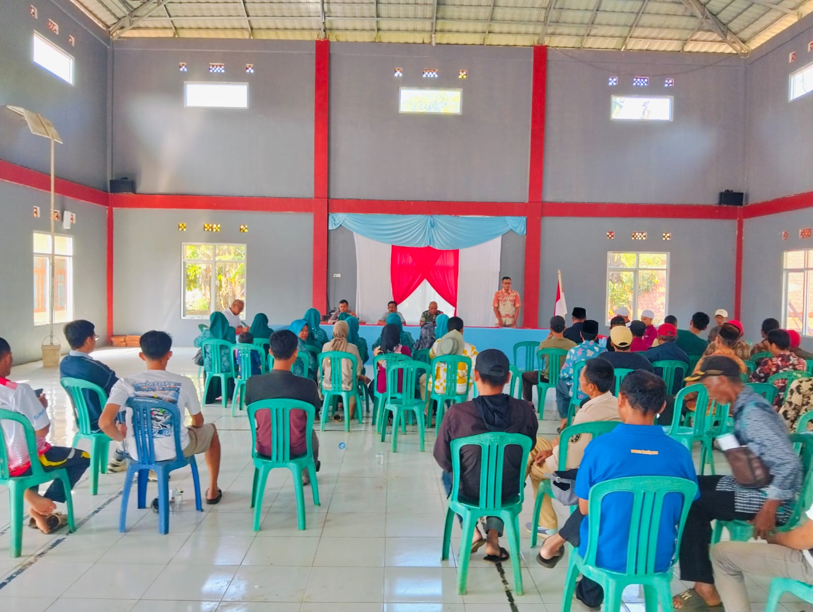 PELTU DEDE MENGIKUTI RAPAT PEMBENTUKAN PANITIA PHBN DESA PANANGGAPAN