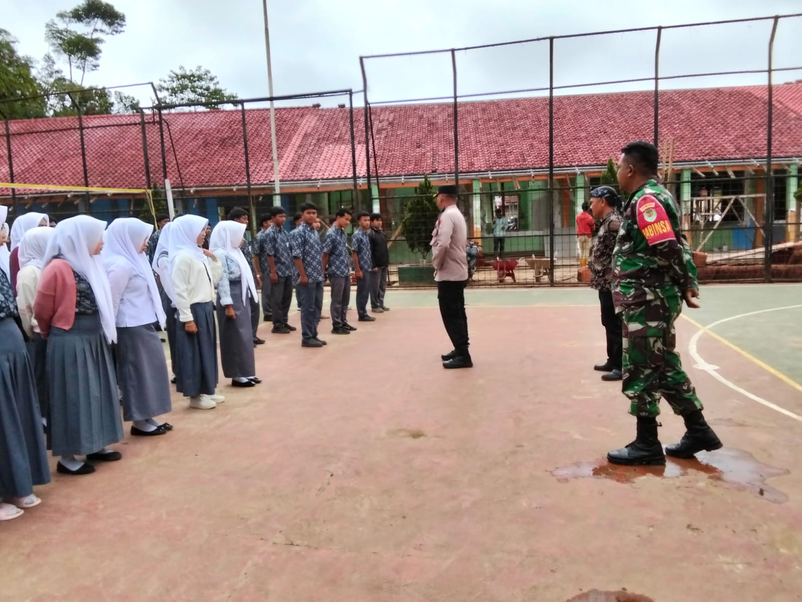 SERTU FADHLAN NURHADI MENDAMPINGI CAMAT DAN POLSEK TAKOKAK SOSIALISASIKAN LARANGAN KNALPOT BRONG