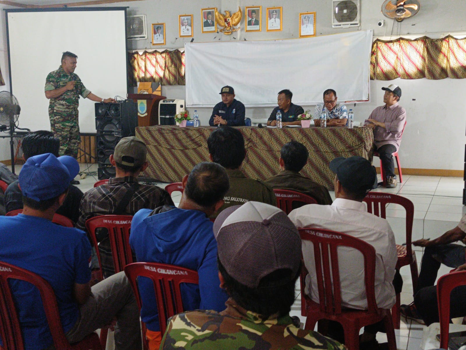 DANRAMIL 0608-02/WARUNG KONDANG LETTU INF I MADE HADIRI KEGIATAN SOSIALISASI REHABILITASI PEMBANGUNAN BENDUNGAN IRIGASI