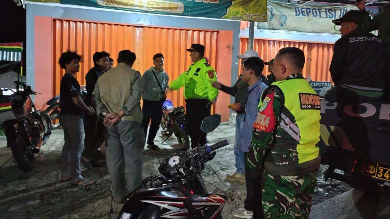 Sinergi TNI-Polri: Apel dan Patroli Gabungan Menjaga Kamtibmas di Kecamatan Sukaresmi