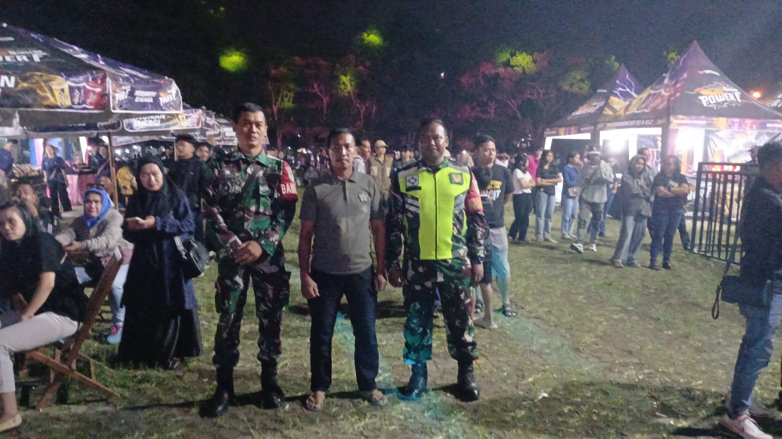 Anggota Koramil 0608-01/Kota Lakukan Monitoring dan Pengamanan Konser Musik Power F