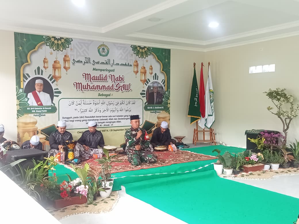 Babinsa Sarampad Menghadiri Peringatan Maulid Nabi Muhammad SAW dengan Hikmah dan Kebersamaan