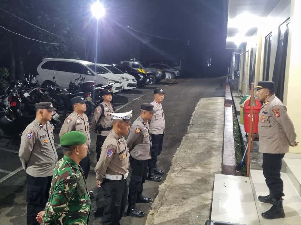 Babinsa Cirumput Siaga Malam Minggu, Antisipasi C3 dan Geng Motor di Wilayah Kecamatan Cugenang