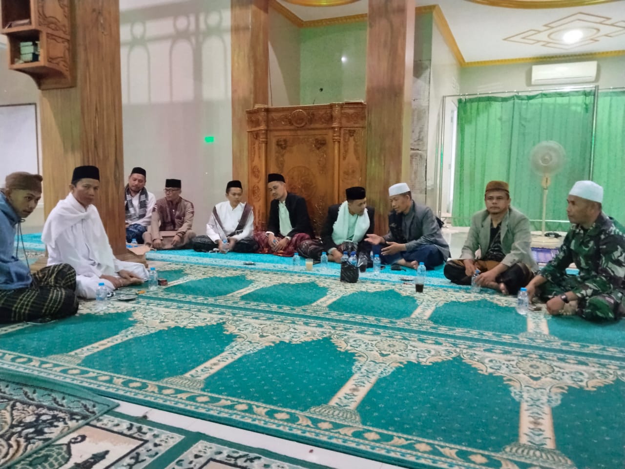 Babinsa Kadupandak Hadiri Peringatan Maulid Nabi Muhammad SAW, Tingkatkan Kecintaan dan Kesadaran Umat
