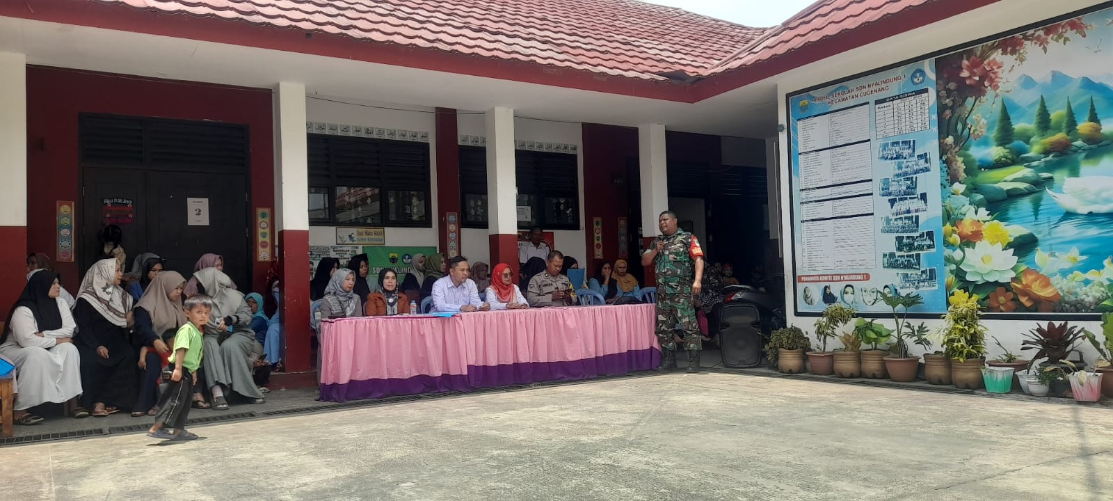 Kemanunggalan TNI-Rakyat: Babinsa Nyalindung Serka Priyanto Beng Sukses Mediasi Musyawarah Krusial PIP, Jamin Keterbukaan Informasi Pendidikan