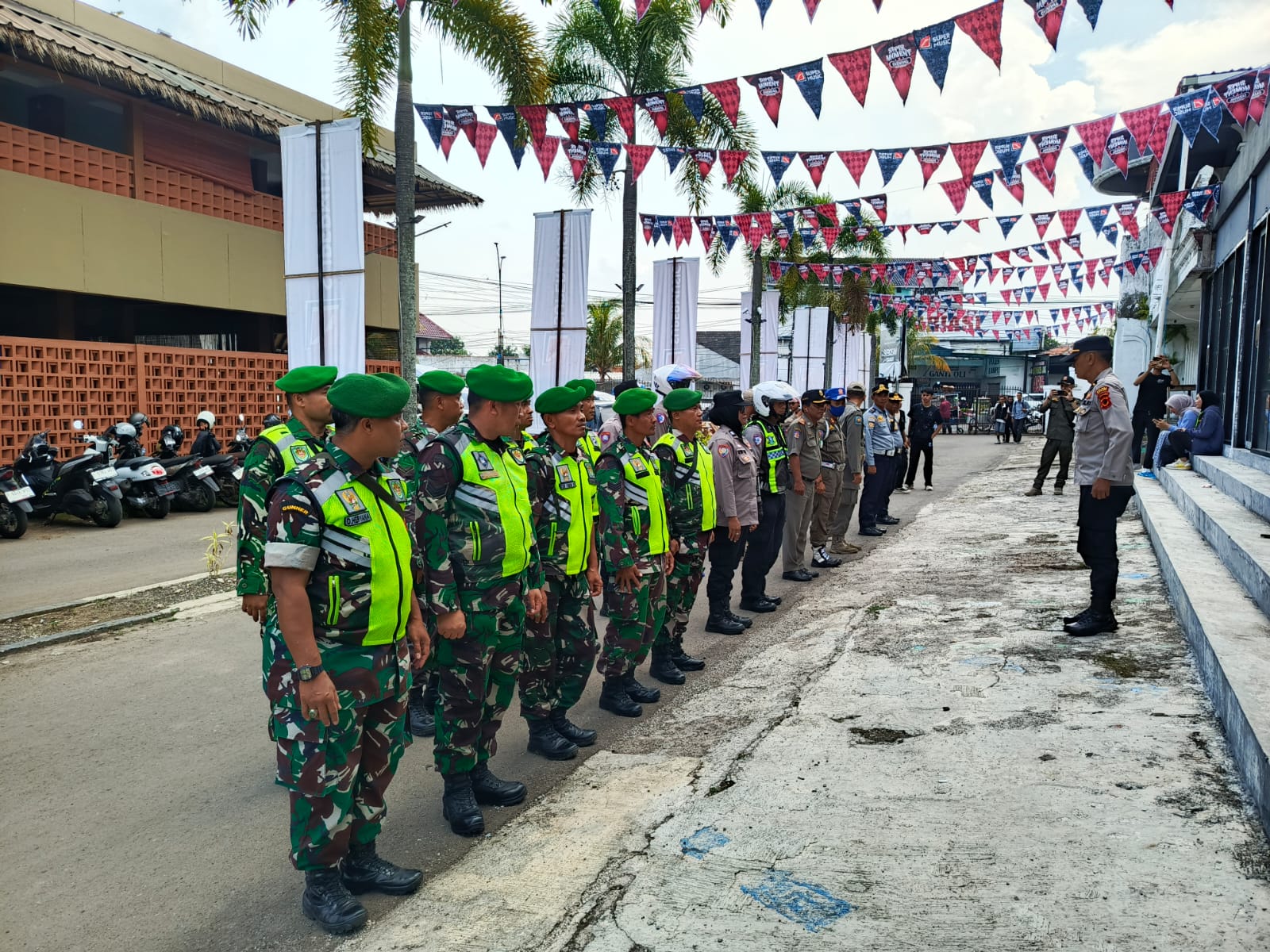 Kodim 0608/Cianjur Amankan “Super Moment Carnival”, Jamin Kelancaran Acara Hiburan Publik