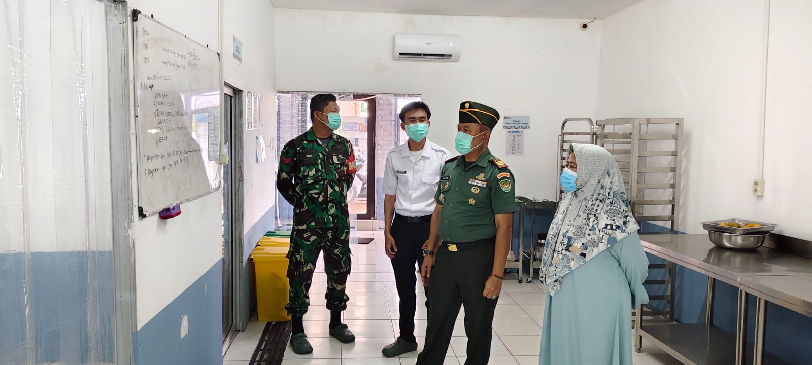 Danramil 0805/Cugenang Kunjungi Dapur MBG Yayasan Indung Ringkang Binangkit, Perkuat Sinergi Kewilayahan