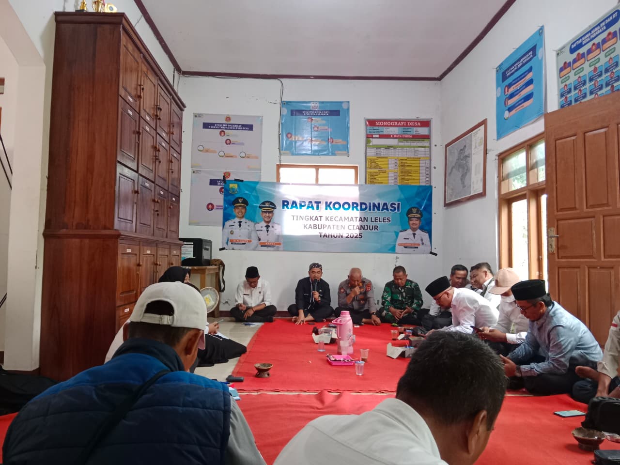 Babinsa Hadiri Rakor Bulanan, Perkuat Sinergi Lintas Sektor di Kecamatan Leles