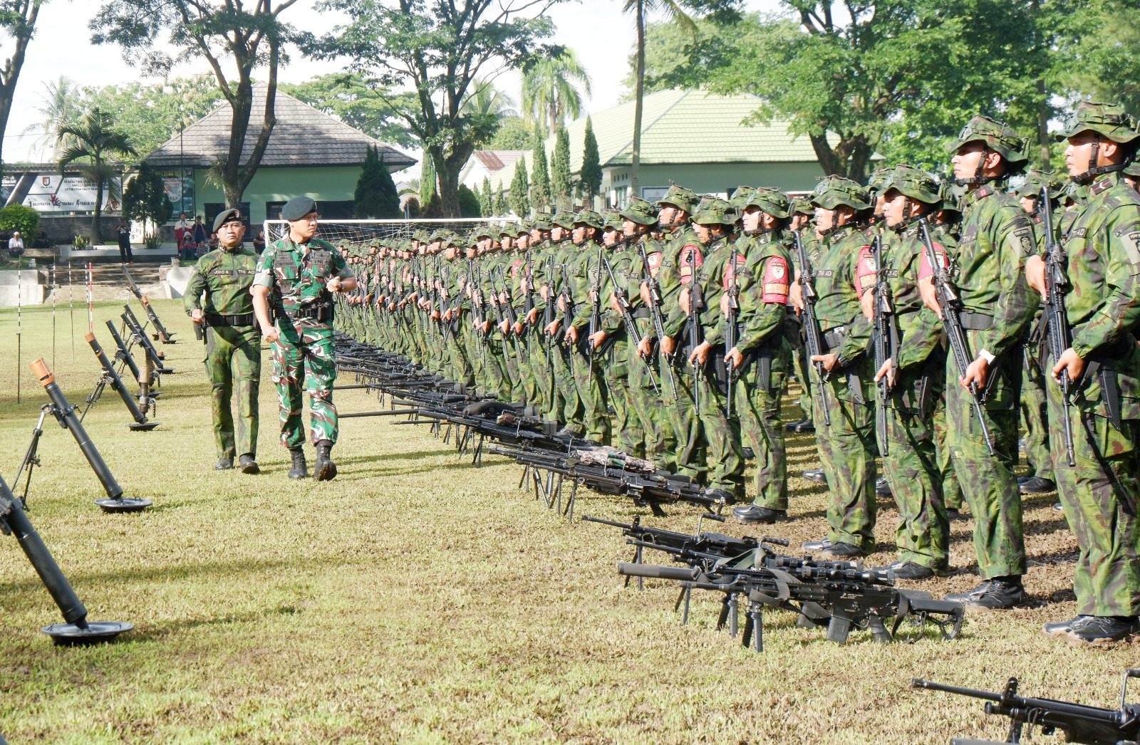 Semangat “Kebanggaan, Keberanian, Kehormatan”: Dandim 0608/Cianjur Lepas Satgas Yonif 300/BJW ke Papua