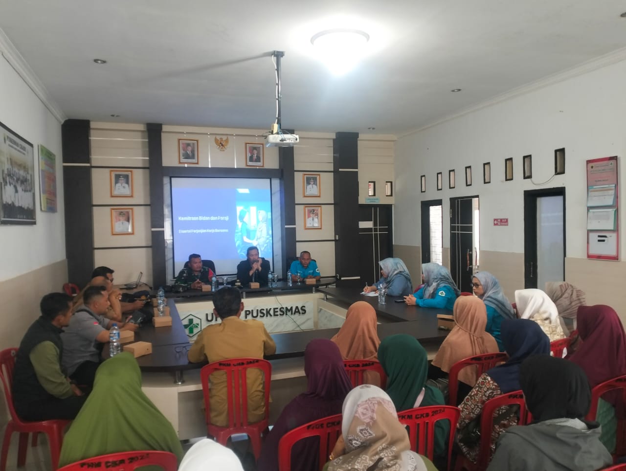 Danposmil Cikadu Dampingi Sosialisasi Kemitraan Bidan dan Paraji, Perkuat Kesehatan Ibu dan Anak