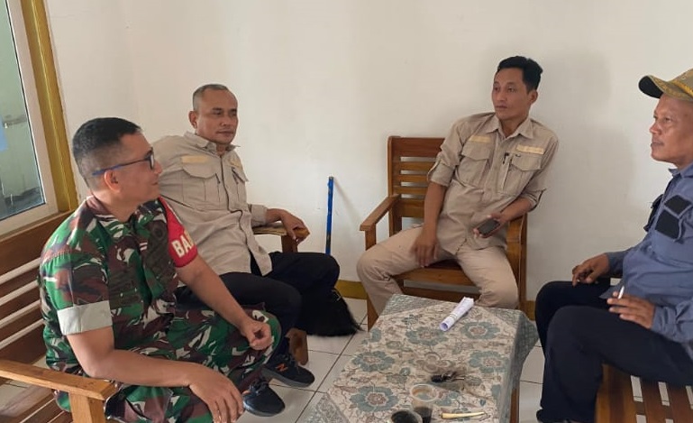 Jaga Kondusifitas Desa, Babinsa Serka Adhi Wibowo Gelar Komunikasi Sosial dengan Para Kepala Dusun